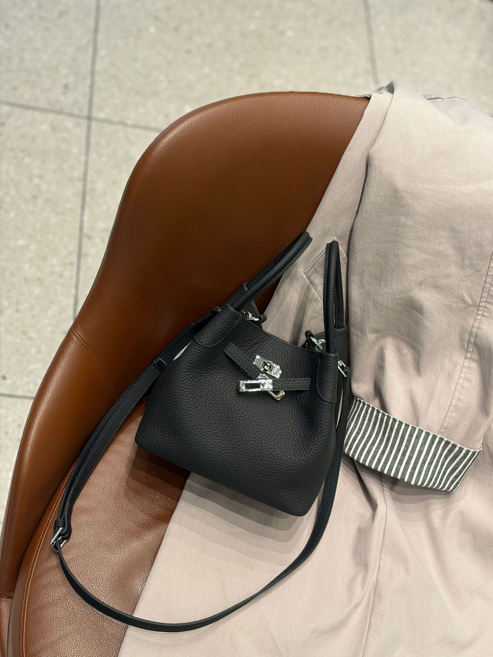2026new arrival first layer cowhide pebbled vegetable basket shoulder crossbody armpit bag bucket bag work clothing genuine leather women's bag