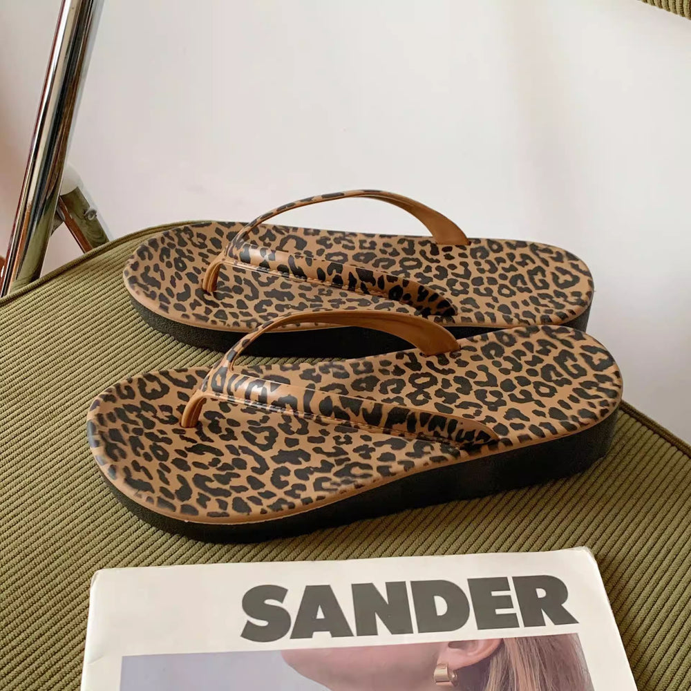 Trendy leopard print flip-flops for women - summer fashion, korean style, ins-inspired, outdoor wear, thong sandals