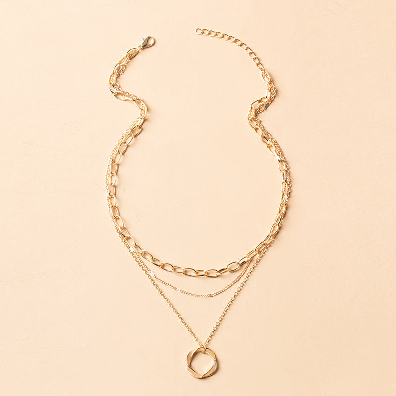 Wholesale alloy necklaces: chunky chains, statement chokers, electroplated circle pendants - trendy hip-hop style for women