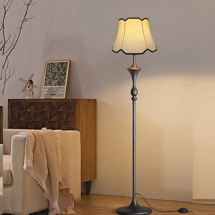 American retro floral bedroom wallpaper french living room sofa hotel background wall living room high-end vintage floor lamp