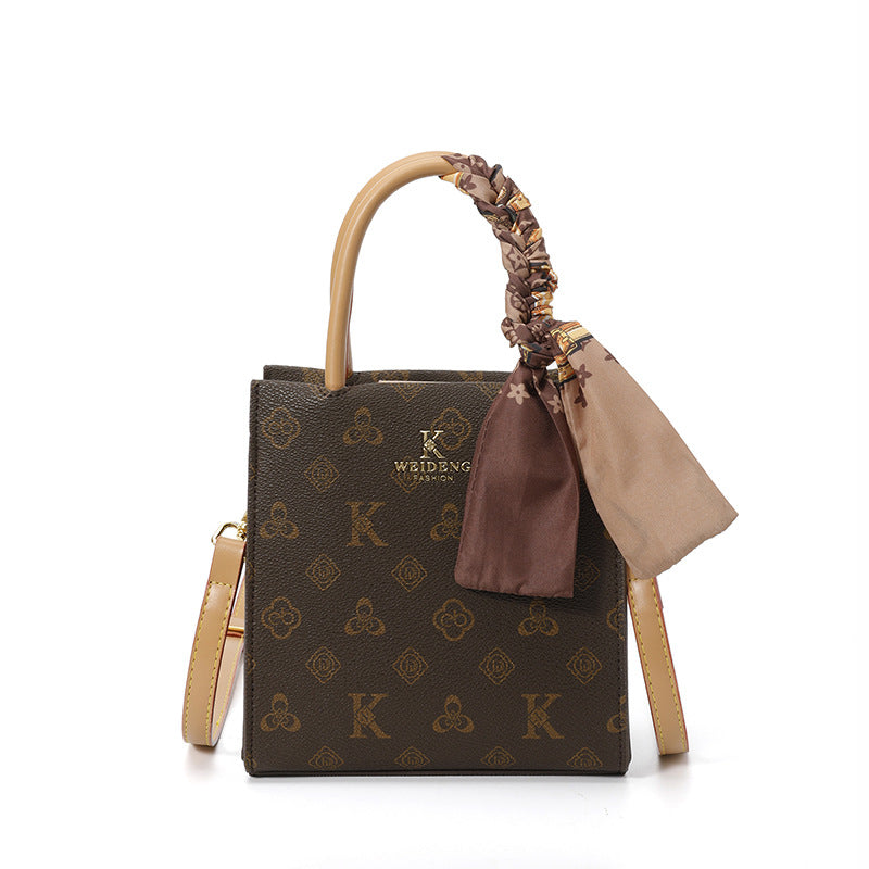 French portable high-end temperament bag women 2025 new presbyopia high-end trend ins Internet celebrity messenger bag