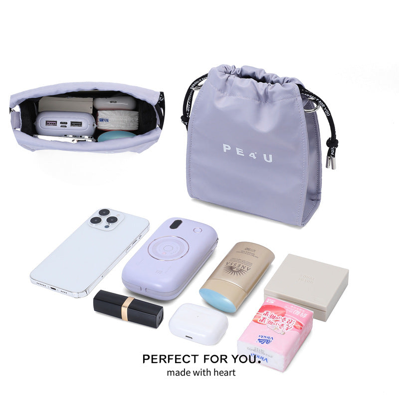 Foreign trade  nylon messenger bag Korean version of versatile high-end shoulder bag large capacity lightweight small bag canvas women