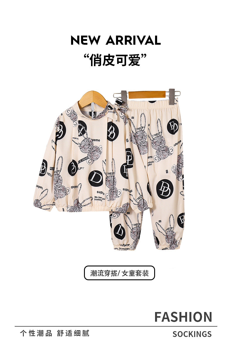 Girls' two-piece set for export: light beige long-sleeve top with rabbit and letter print, loose-fit pants, autumn children's outfit