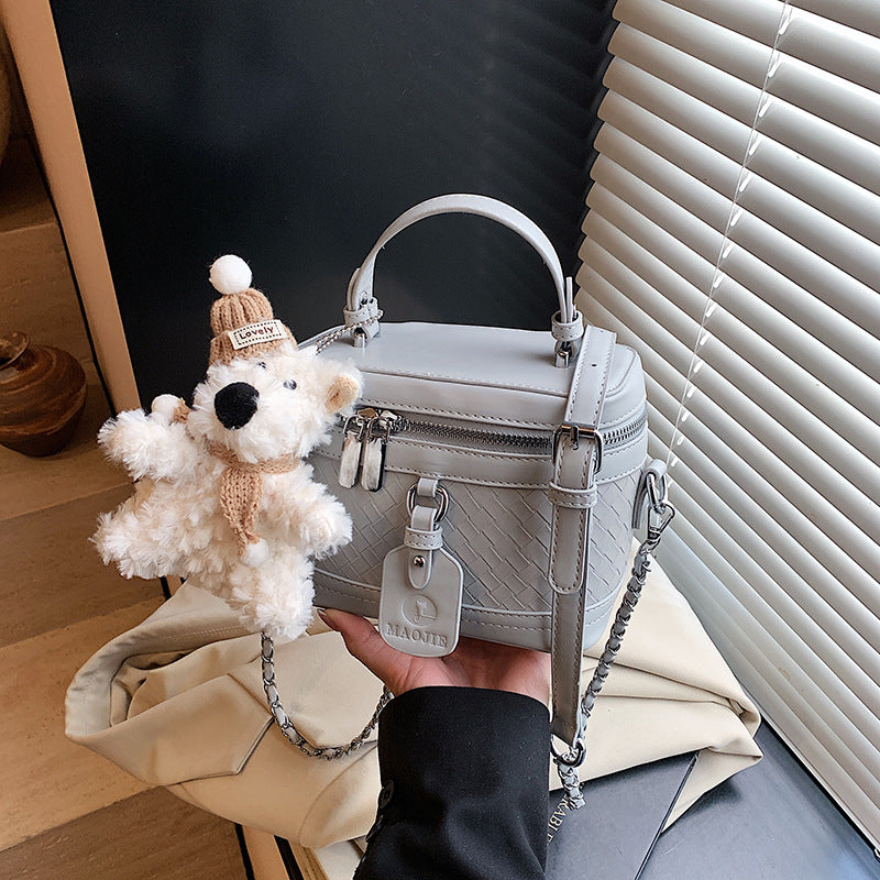 2025 new women's bag Internet celebrity weaving light luxury Internet celebrity box bag texture commuter shoulder bag fashion bag