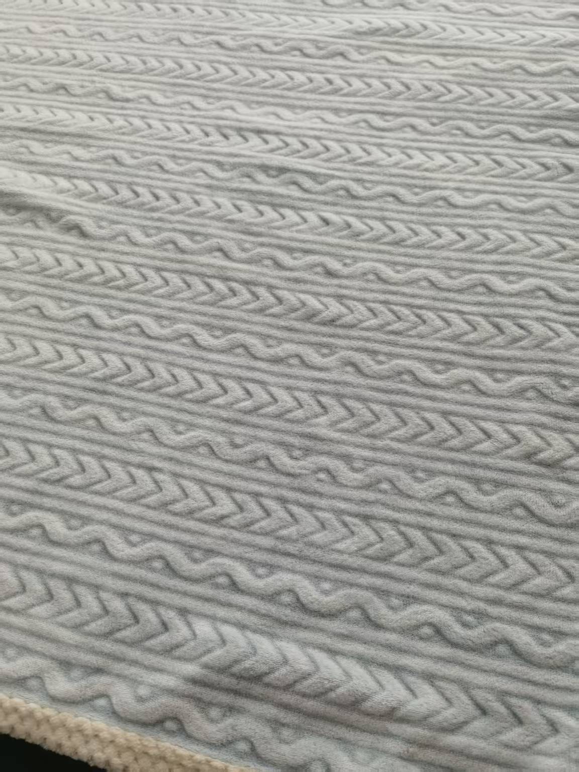 The new plush blanket 1.5 * 2 meters 1KG handles the missing price of 32 free shipping, and does not support return or exchange.