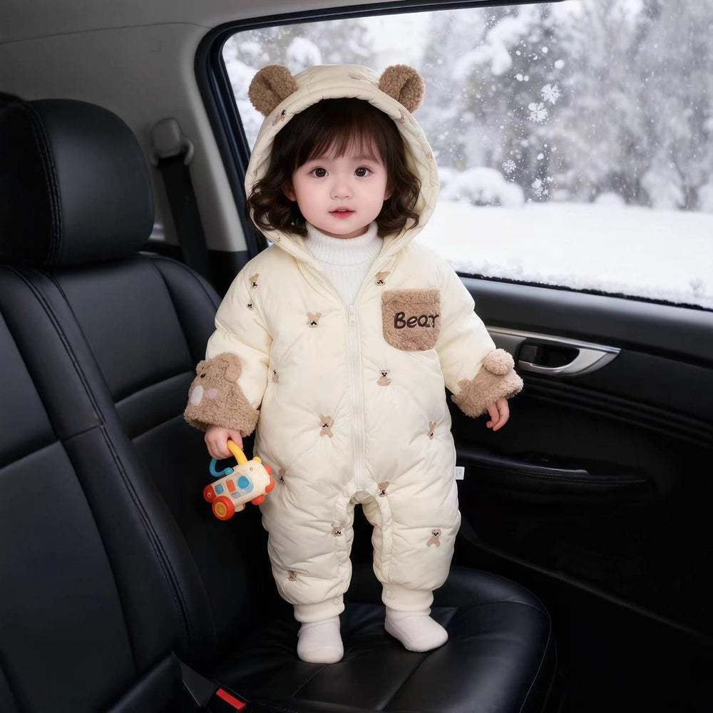 Newborn baby winter romper, full month celebration outfit, thickened onesie for baby boys and girls, bear hug style, trendy outdoor wear