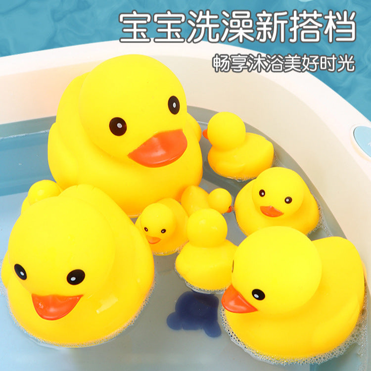 Children's bath toys Little yellow duck playing in the water Little duck baby playing bath Silicone toy playing in the water toy