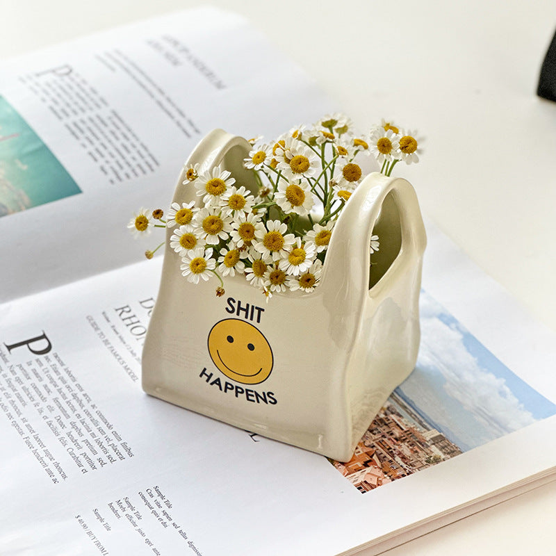 Personalized hand pinch bag desktop creative ceramic pen holder remote control stationery storage box makeup pen storage bucket small ornament