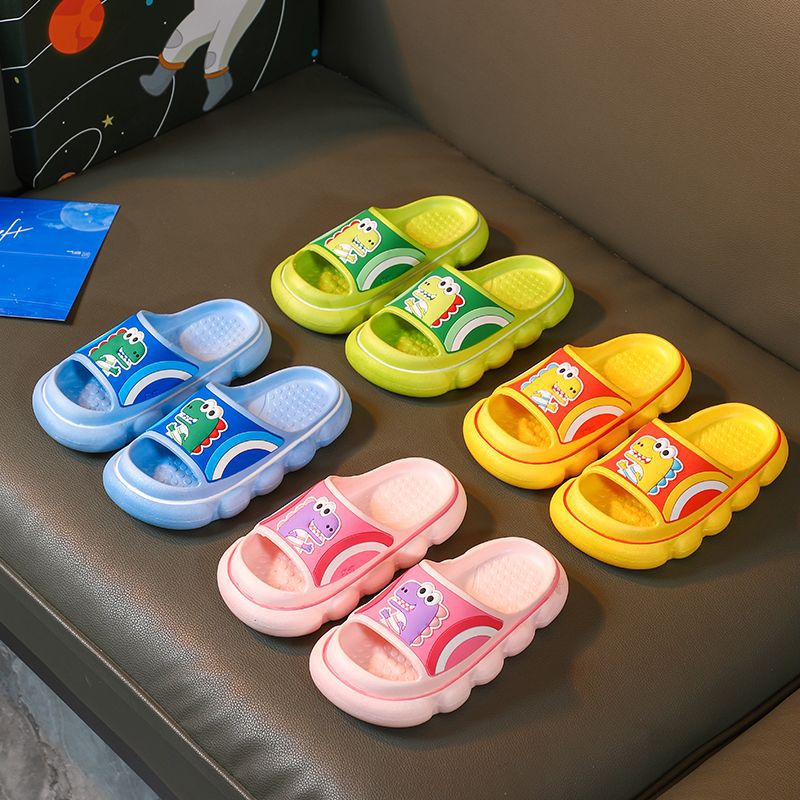 Kids' slippers 2023 new styles: boys' and girls' summer home slippers - anti-slip, anti-collision, soft sole, cartoon design - wholesale