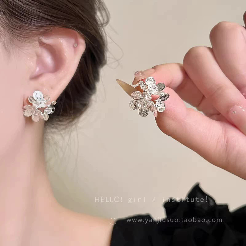 Spring break style white floral earrings - unique dopamine studs, niche design, versatile earrings