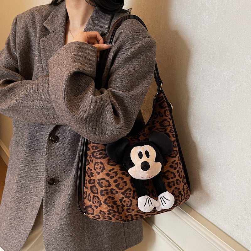 Leopard print large capacity bag for women, 2025 new arrival, trendy commuter shoulder & crossbody bag, casual retro multi-use backpack