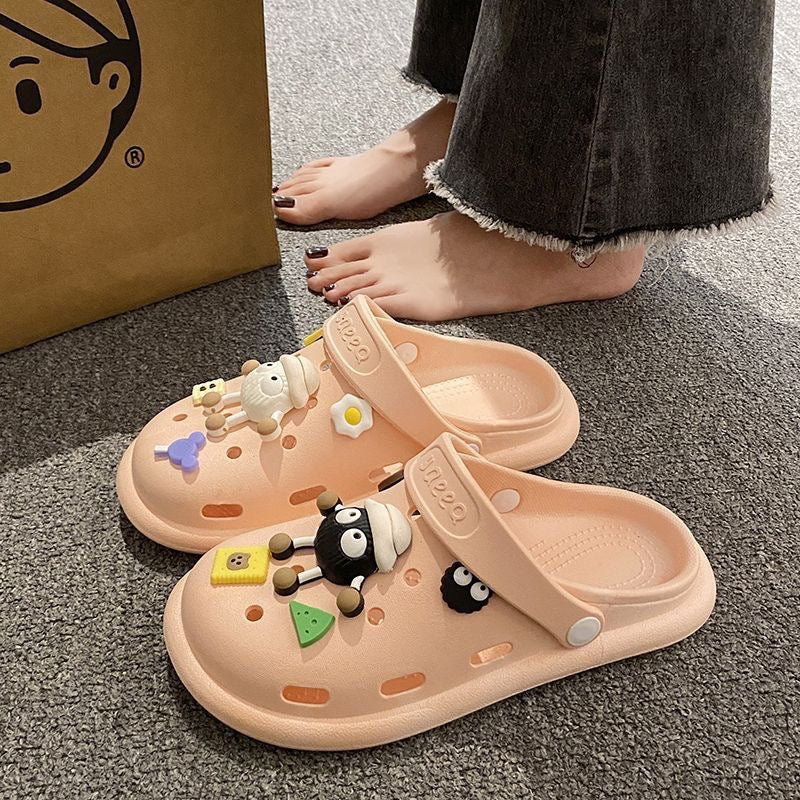 Summer clogs for women, high-end 2024 new style, cute beach sandals for outdoor wear, non-slip flat sandals