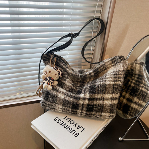 Vintage Maillard tote bag women's 2025 new fashion shoulder women's bag casual lamb plush messenger bag
