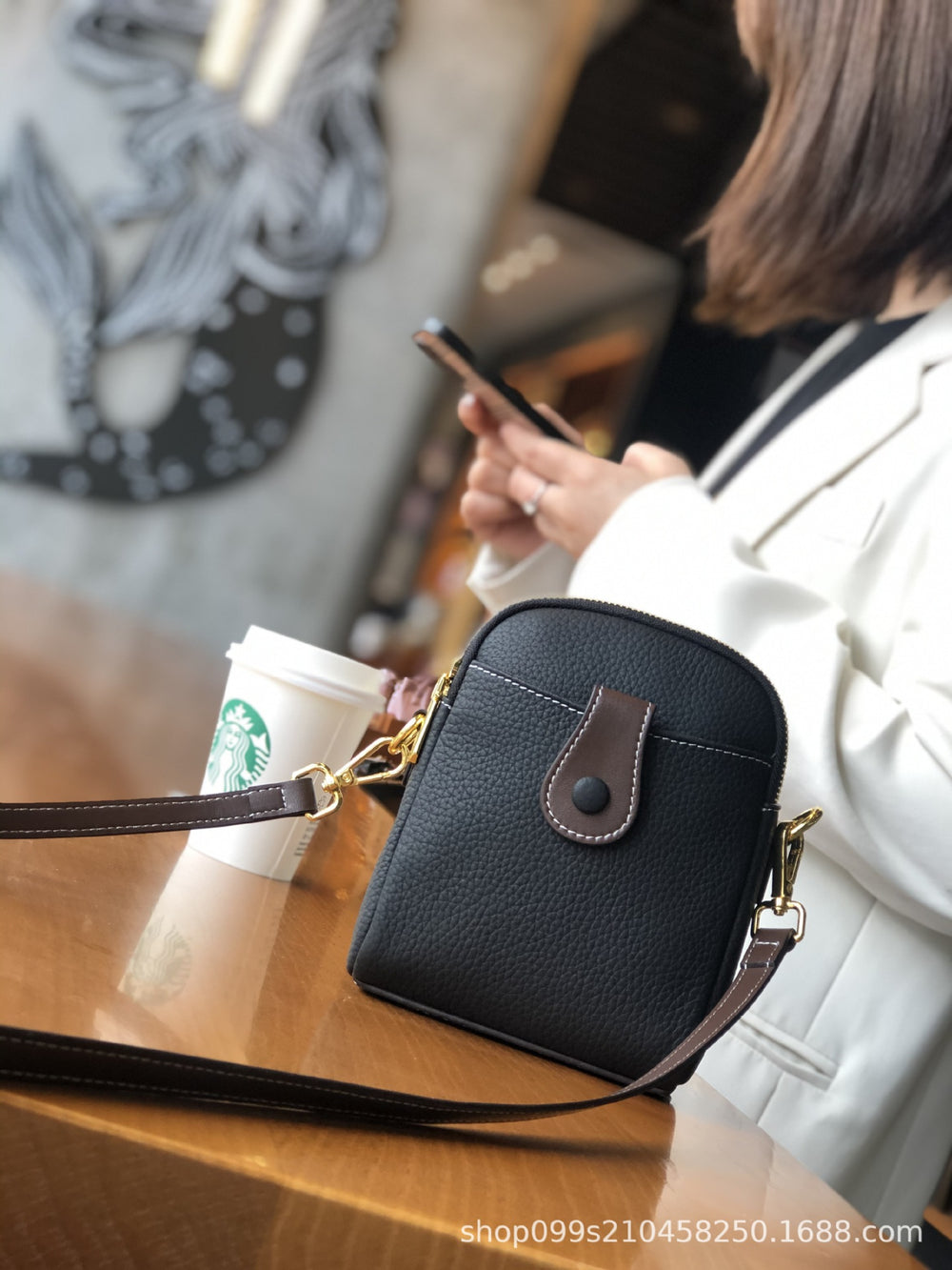 First-layer cowhide new arrivalfashioncasual mobile phone bag girlseasiest for matchwork clothingclassysenseniche style genuine leather cross-body bag