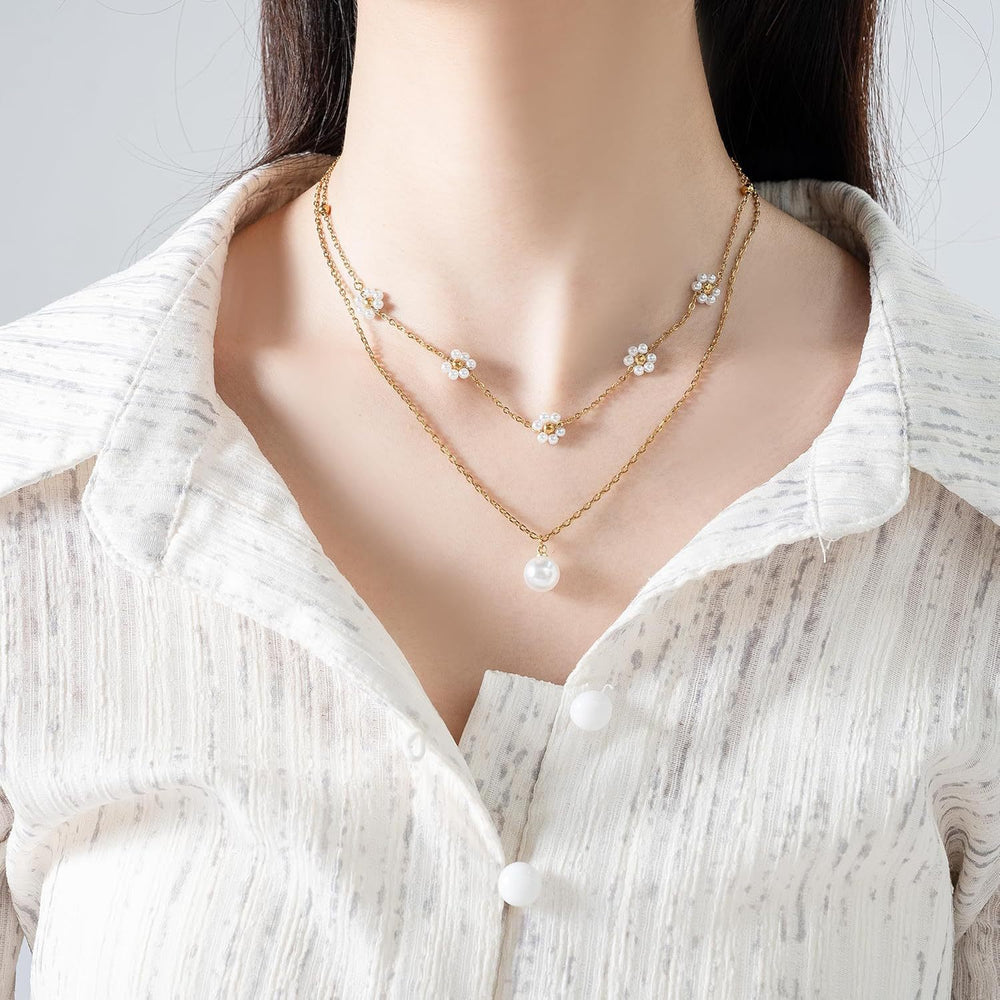 women's flower necklace, women's multi-layer heart-shaped necklace, cute gold pearl pendant necklace set