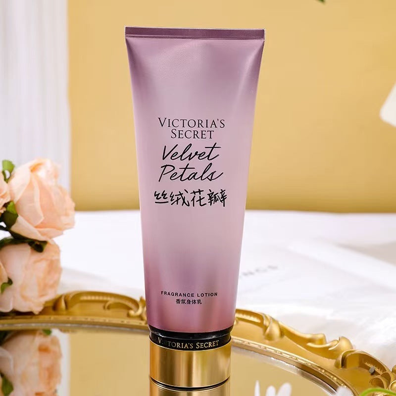 Victoria's secret velvet petals moisturizing and long-lasting fragrance 236ml body lotion