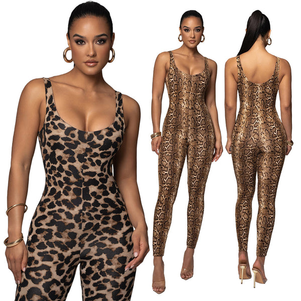 Weimeko's new big U-neck printed jumpsuit, European and American fashion women's clothing,  Independent Station nightclub clothing is in stock.