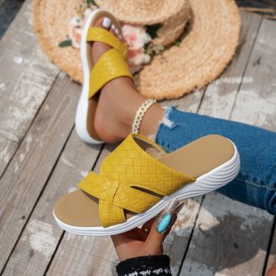 summer new arrivals: plus-size platform slides for women (sizes 36-43). wholesale available. dropshipping to , , and other platforms