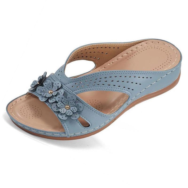 Wholesale women's plus size slippers for export: 2025 summer new arrivals - european and american style wedge heel platform slides with cutout, rivet, and floral embellishments