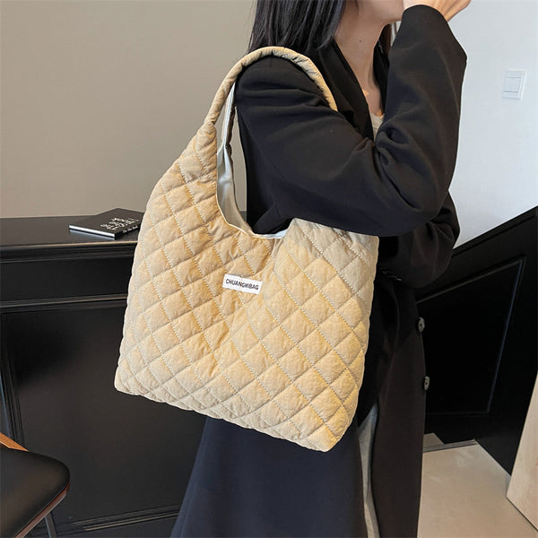 Autumn and winter large-capacity down cotton clothing bag women's 2024 new diamond single shoulder commuting simple casual tote bag