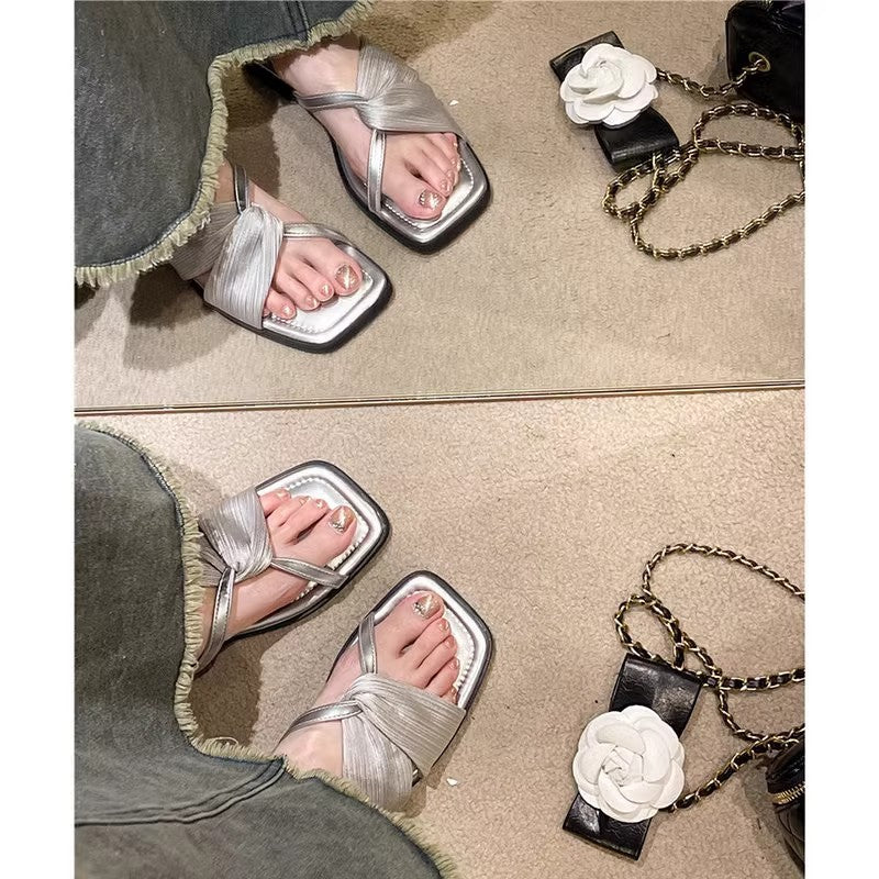 High sense French Internet celebrity 2024 new niche super fire with skirt sandals small fragrant slippers women's spring wear