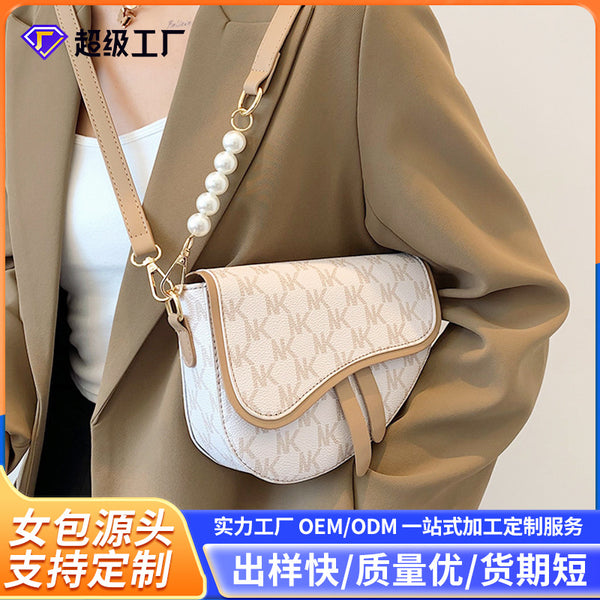 Niche design bag 2025 new bag women's summer versatile crossbody shoulder underarm bag fashion saddle bag bags
