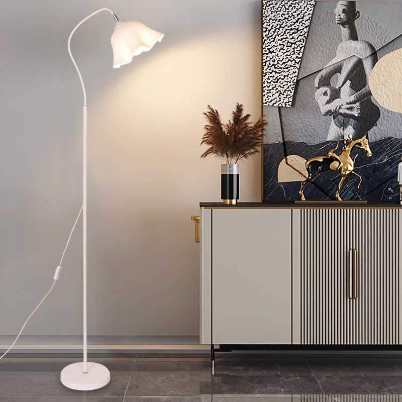 Modern minimalist cream petal floor lamp - nordic style living room sofa side bedroom bedside flower standing table lamp