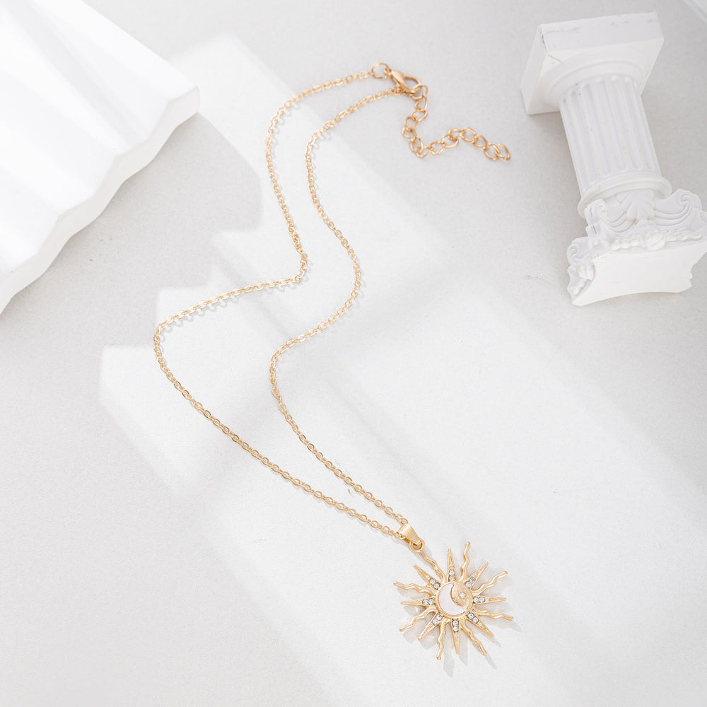 Wholesale sun-studded diamond necklaces - european & american cross-border fashion jewelry, alloy moon pendants, niche light luxury star necklaces