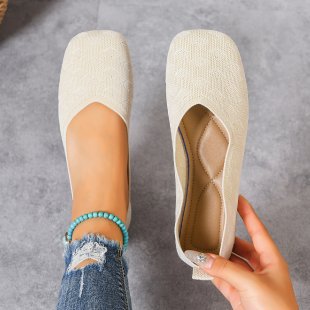 spring new arrival: plus-size flat loafers for women (sizes 36-43). wholesale available. dropshipping to  and