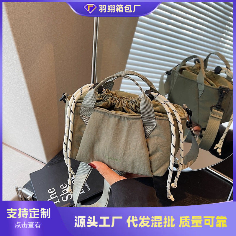 Foreign order summer niche leisure outdoor small bag women's 2025 new versatile shoulder messenger bag bundle hand bag