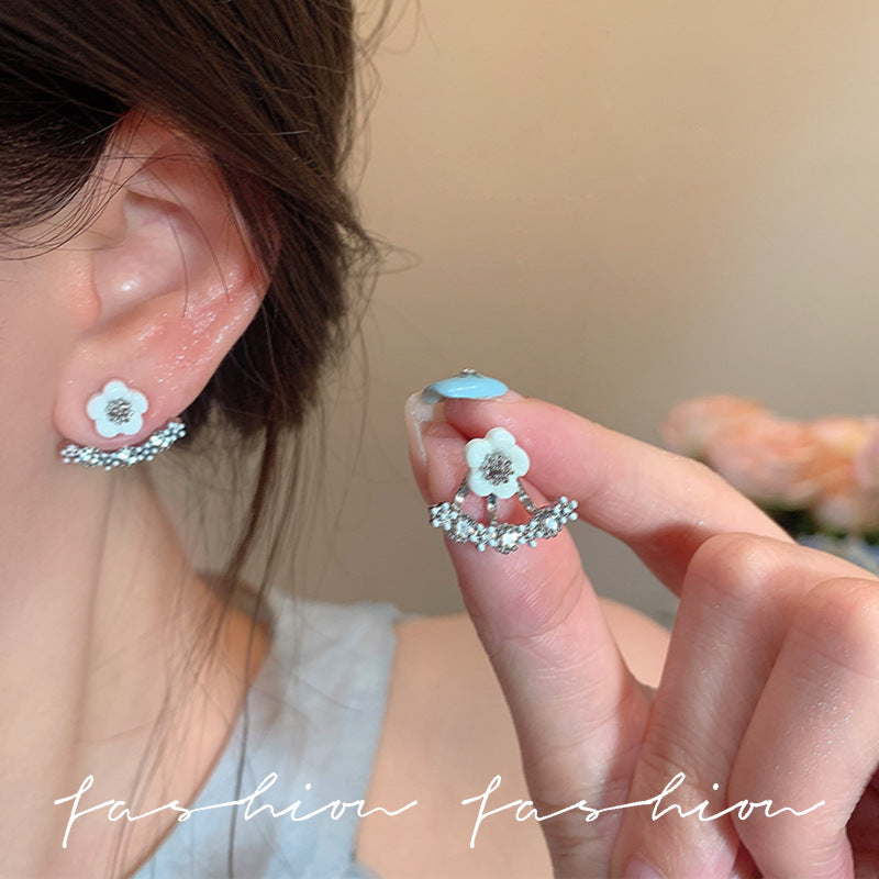 Fashion daisy flower earrings small fresh exquisite earrings 925 silver needle sense of design elegant earrings classy earrings