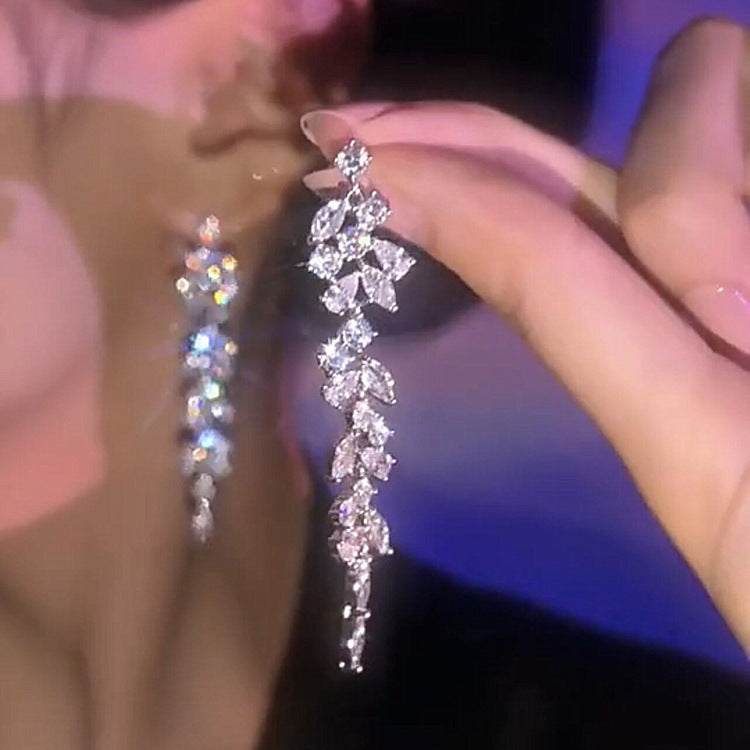 2025 hot-selling luxury-inspired pearl and floral earrings: korean-style tassel, high-end, fashionable, and elegant studs and dangles