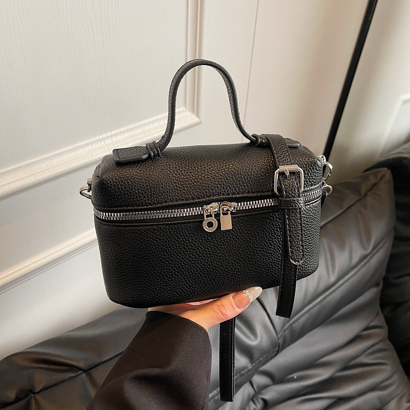 2025 summer new lunch box bag fashionable and simple women's bag commuting to work portable box bag crossbody small square bag