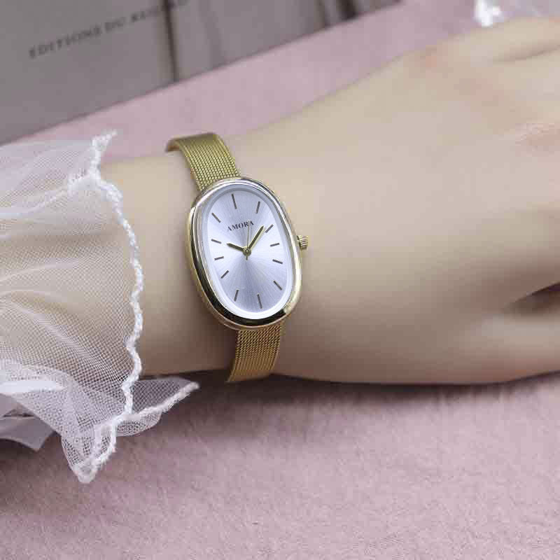 Factory direct: trendy new online style women's watch - analog, bracelet design, quartz, waterproof, versatile