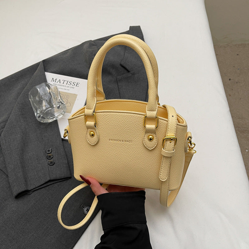 Foreign trade advanced sense small bag women's summer 2025 new Korean version ins messenger bag fashion portable bucket bag