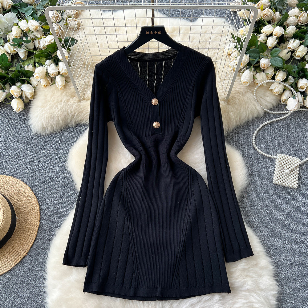 High-end women's dress  new french retro v-neck metallic buckle waist slimming inner layer knit dress