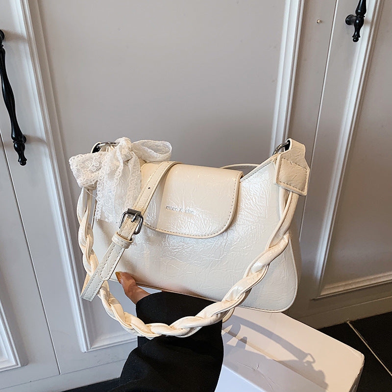 Cross-border large-capacity bag women's summer 2025 new fashion niche design messenger bag casual shoulder armpit bag