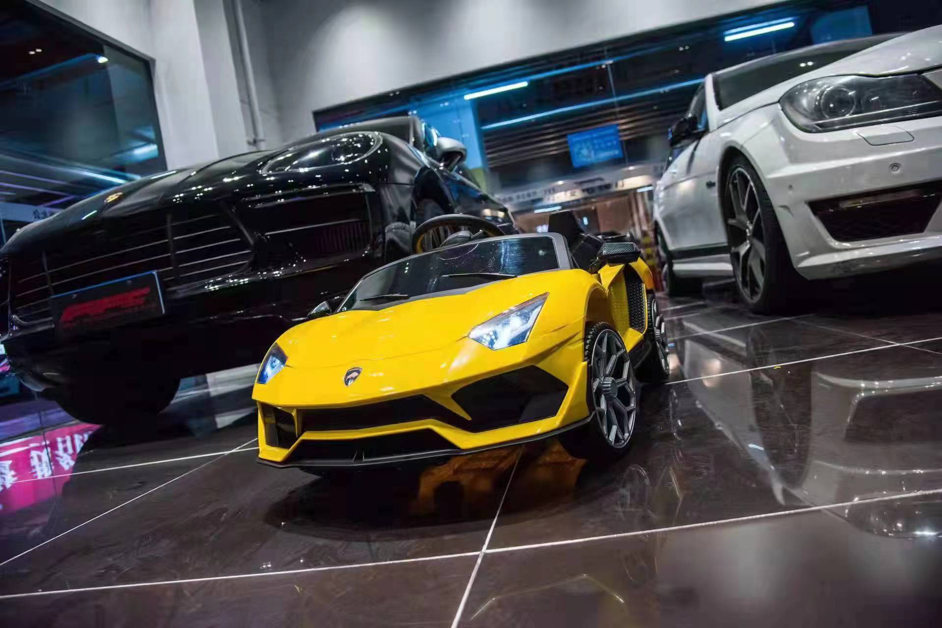 New children's electric car four-wheel remote control car charging can seat boys and girls baby sports car children's toy car