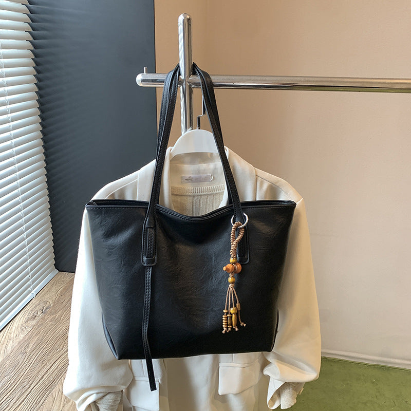 High-end retro soft leather women's bag 2026 new simple tote bag cross-border easiest for matchpure color handbag armpit bag