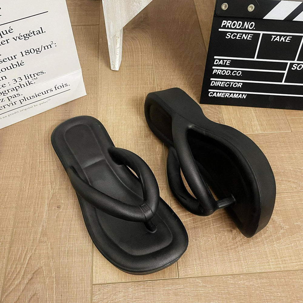 Eva thick-soled flip-flops for women, 2025 summer solid color fashion outdoor wear, "stomping on shit" comfort, casual beach sandals