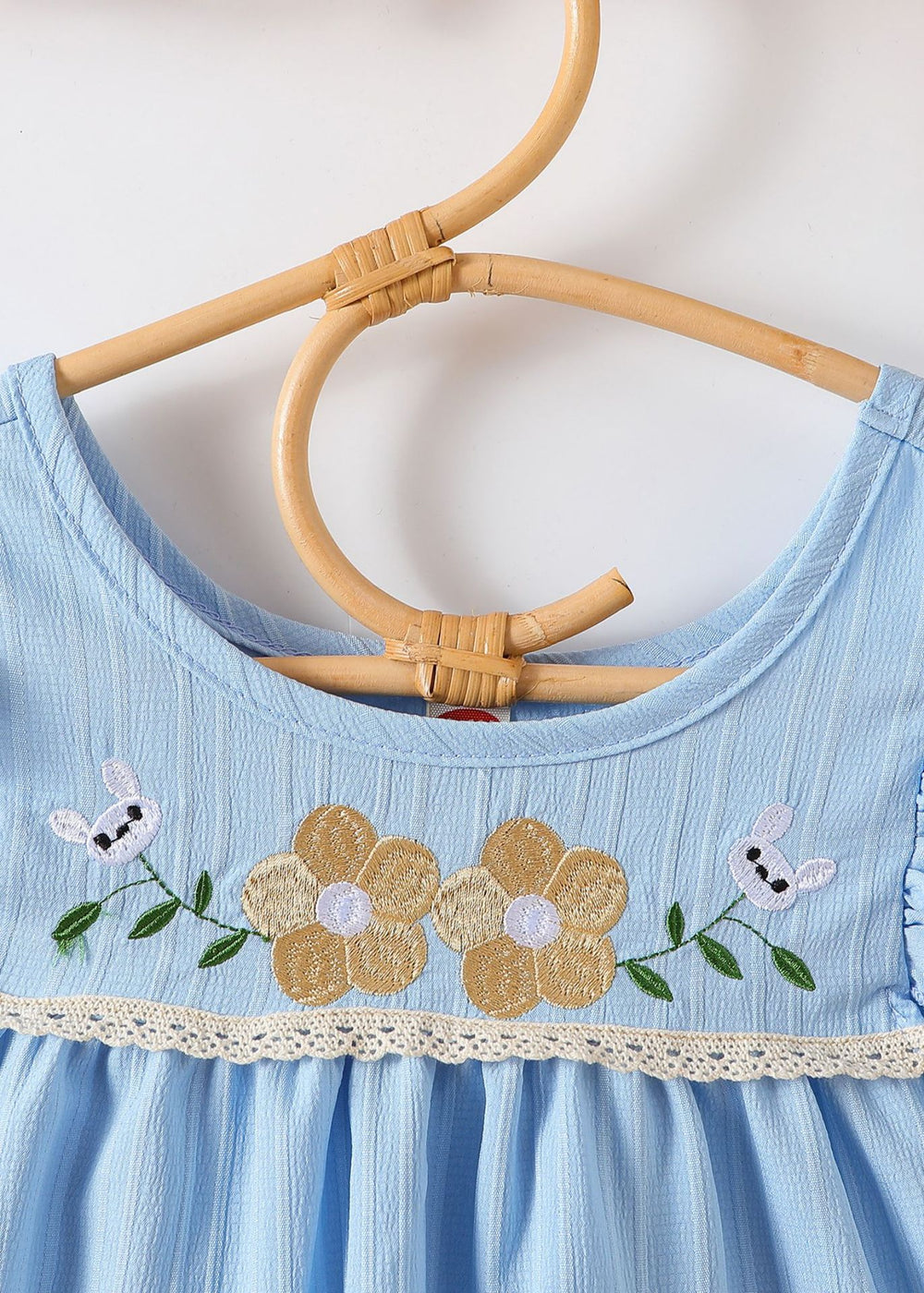 cross-border e-commerce girls' dress with lotus leaf sleeves, embroidered lace, and small pockets - perfect for beach vacations - dropshipping available