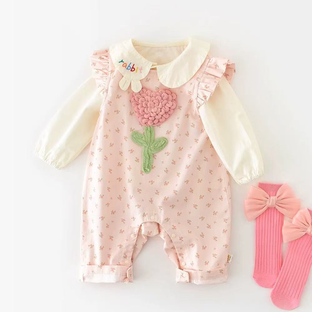 Infant and toddler spring/autumn casual outing outfit for baby girls, super cute and stylish two-piece set with overalls, perfect for 100-day celebrations and trendy wear