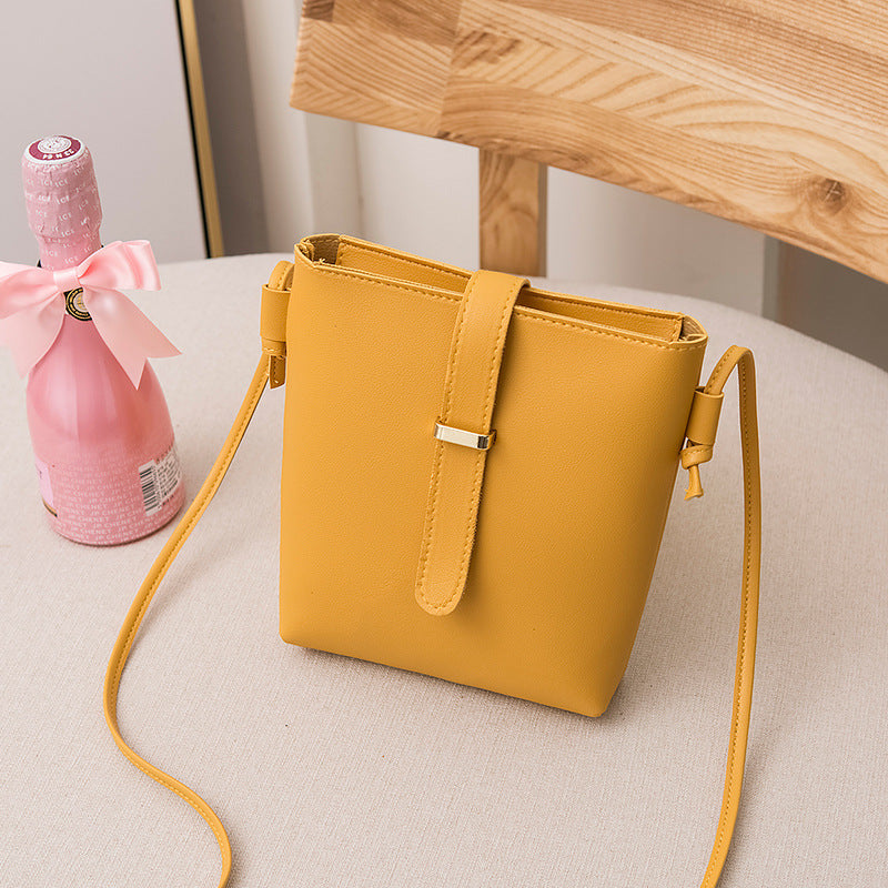 Bucket bag women's 2022 spring new product women's bag shoulder bag mobile phone bag simple casual bag makeup messenger bag