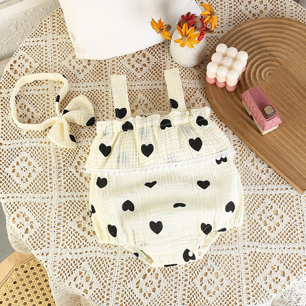 Baby clothes summer thin sleeveless suspender jumpsuit newborn super cute little heart cute bag butt clothes