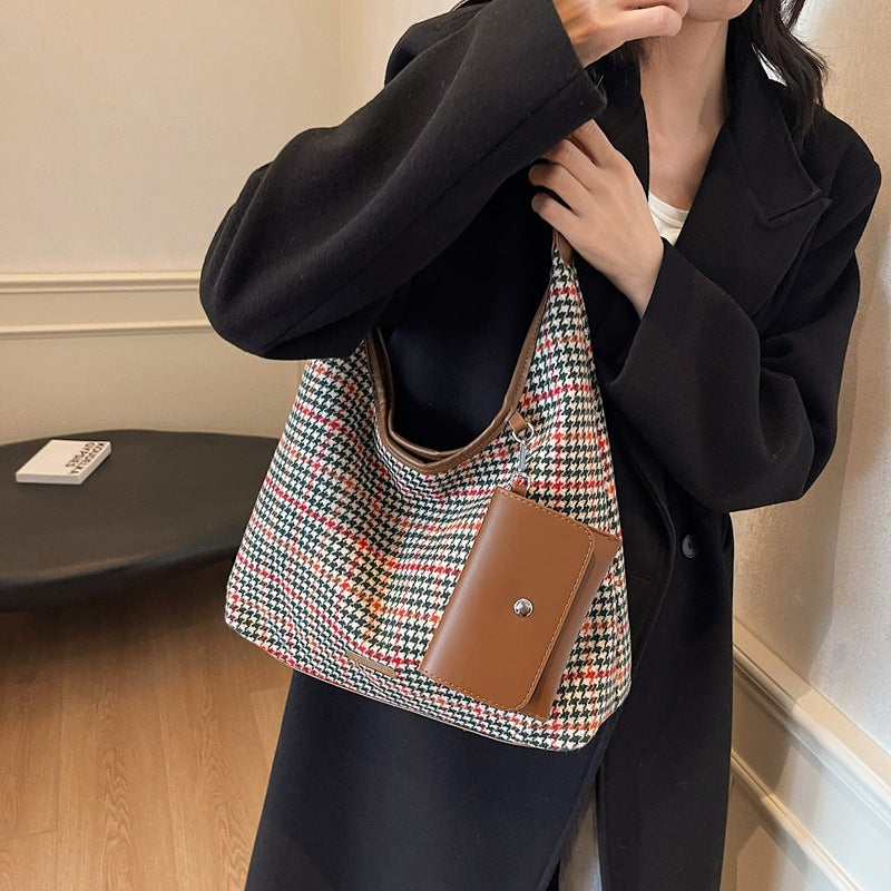 New large-capacity shoulder bag women's, Korean version of classic simple casual bag wholesale casual simple messenger women's bag