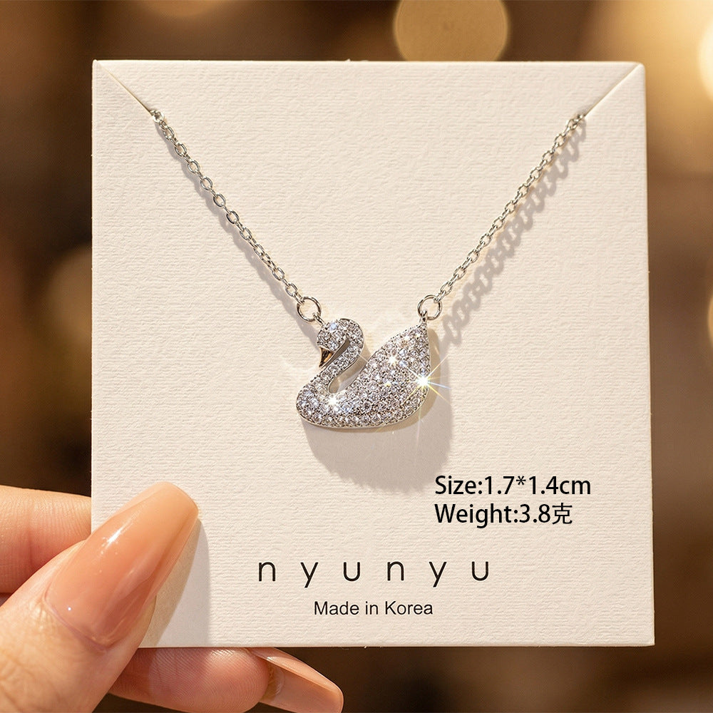 Copper inlaid zirconium four-leaf clover necklace for women, titanium steel real gold plating popularinsfashion flower exquisite sweater chain jewelry