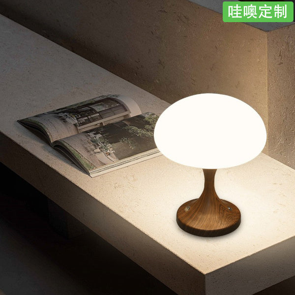[Wow] Jellyfish desk lamp atmosphere light, retro decoration in the living room, advanced feeling, cream wind eye protection, charging night light