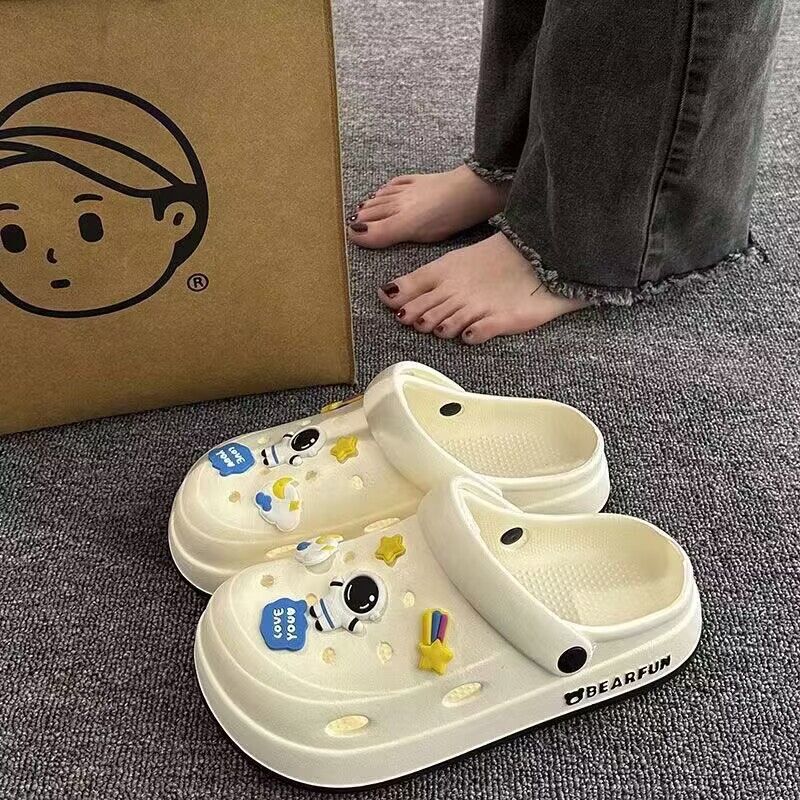 Crocs women's summer 2024 new arrival outwear beach seaside non-slip slippers nurse baotou step on shit sandals