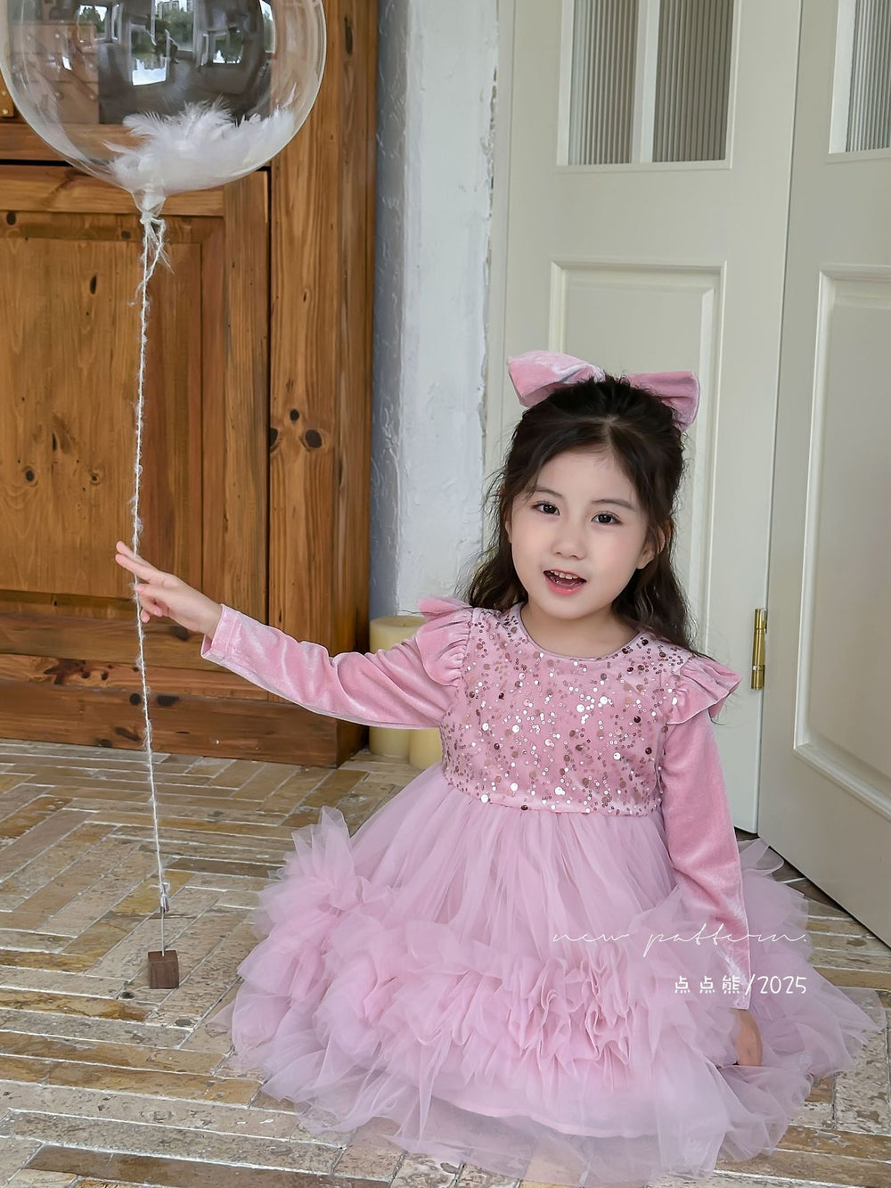 Girls' autumn dress new arrivals : stylish and cute puff sleeve sequin mesh tiered cake dress for little girls