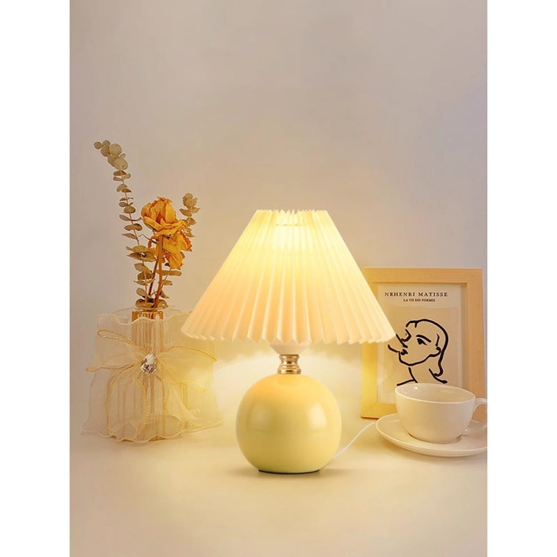 Table lamp bedside lamp pleated girl bedroom night lamp Nordic Internet celebrity ins decorative ceramic atmosphere lamp 1